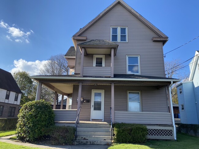 Building Photo - 1310 Stanley St Unit 3 rd floor