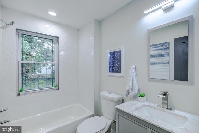 Photo - 1420 Eastern Ave NE Unit 5A