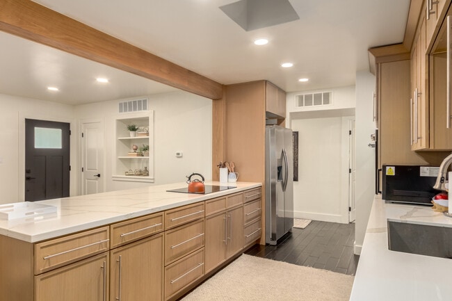 Photo - 1935 E Coolidge St