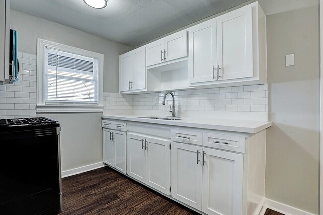 Photo - 125 W Pecan Ln