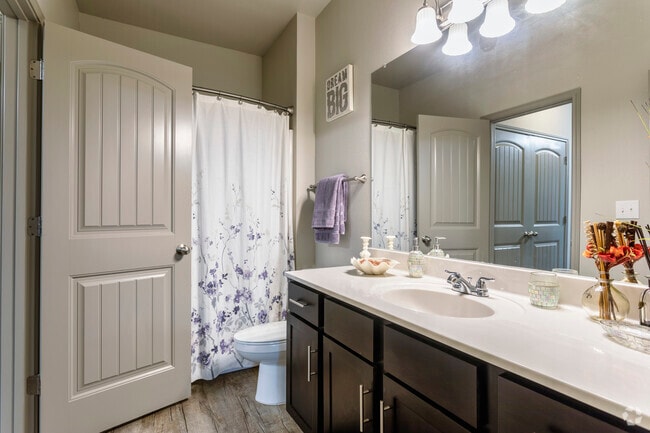 1BR,1BA - 740SF B-Style - Bathroom - Remi Apartment Homes
