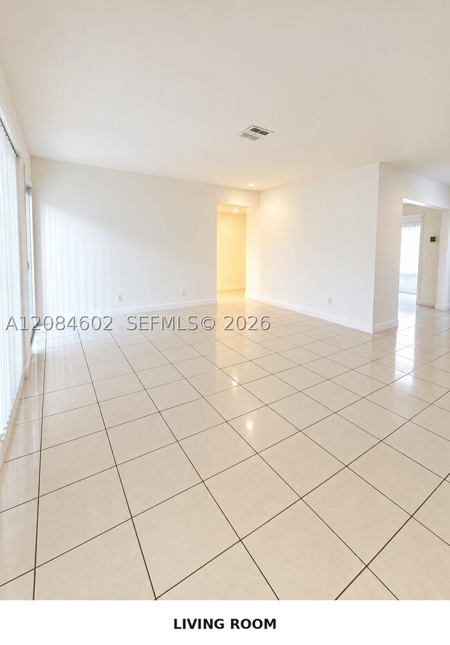 Building Photo - 5219 SW 43rd Terrace Unit 2