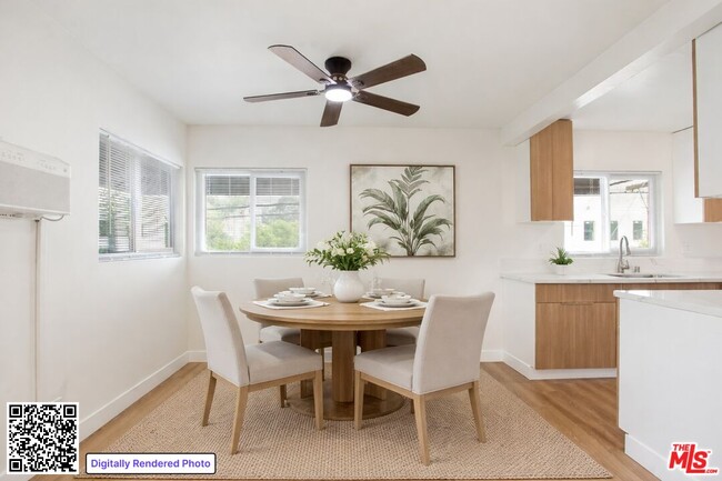 Photo - 8440 Willoughby Ave Unidad 3