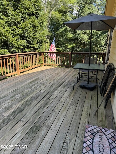 Photo - 462 Engvaldsen Rd