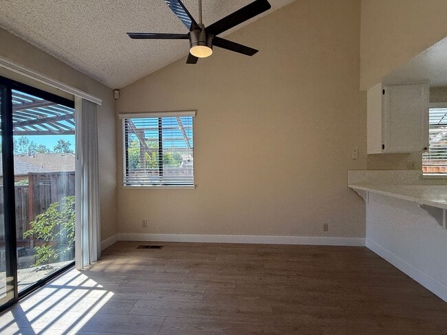 Photo - 535 Bayview Park Dr