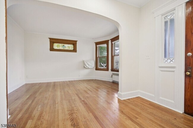 Photo - 166 Franklin Ave