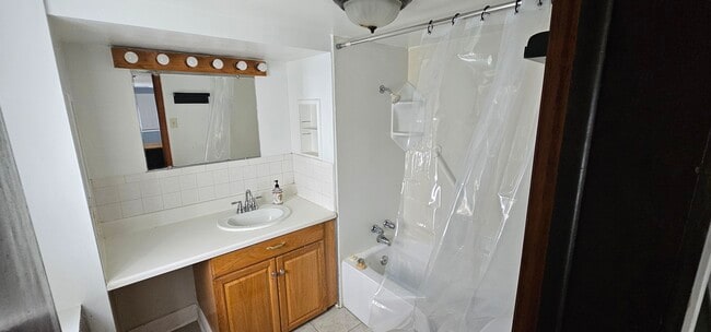 Photo - 3520 N Narragansett Ave Unit B