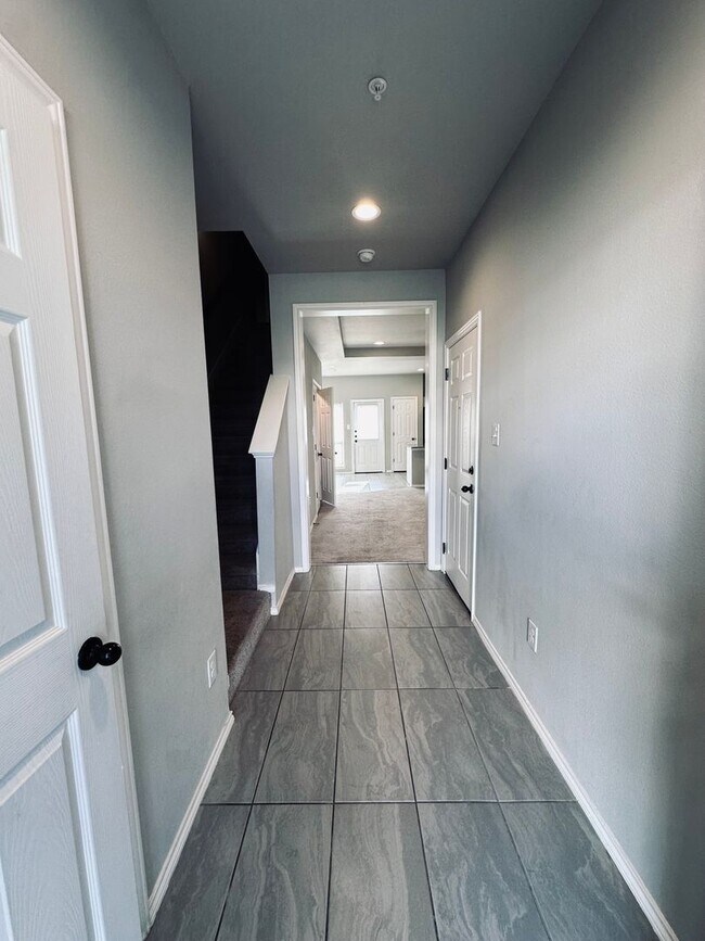 Photo - 3BD 2.5BA Townhome near 410 and I-35