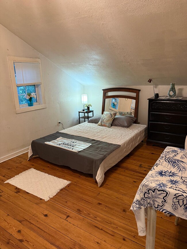 Photo - 2328 Union St