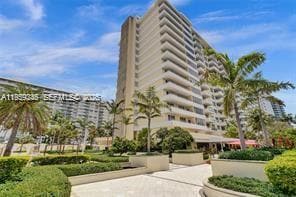 Photo - 5600 Collins Ave Unidad 8P