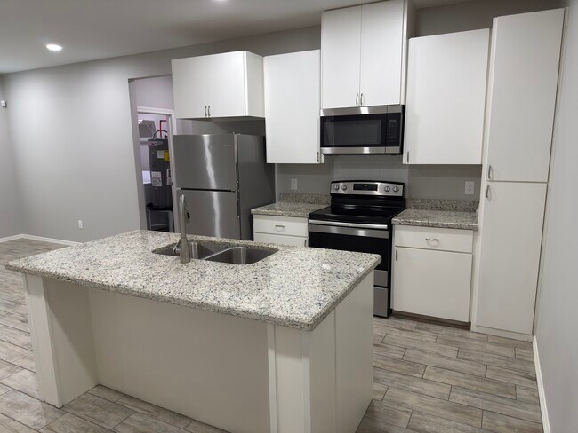 Photo - 1404 W Heritage Dr Apartments Unit 4