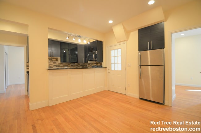 Photo - 1806 Beacon St Unit 1