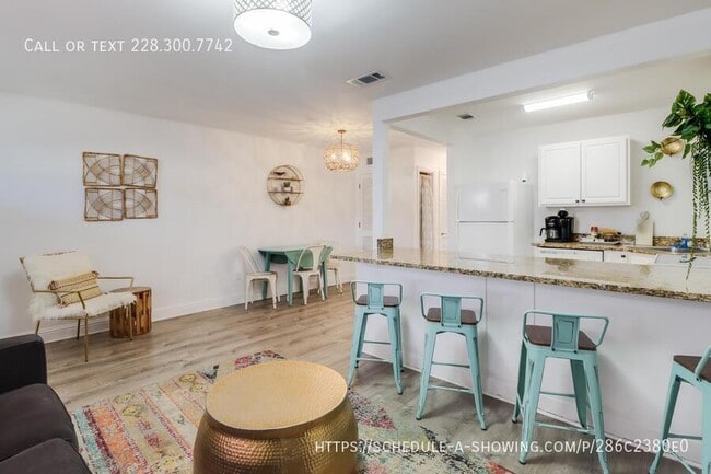 Photo - 1664 Beach Blvd
