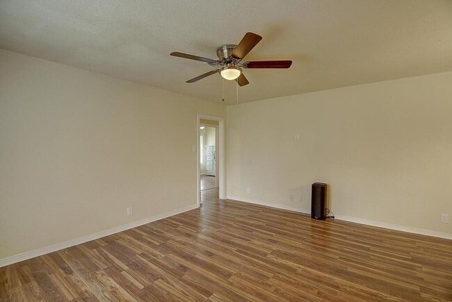 Photo - 4021 Markins Dr