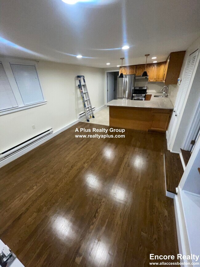 Photo - 842 South St Unit 1B