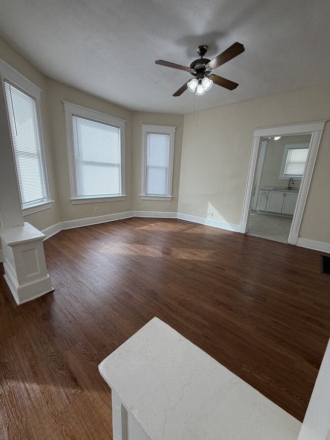 Photo - 2613 Iowa St