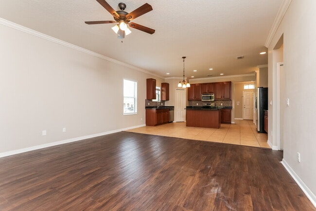 Photo - 1586 Danisco Pl