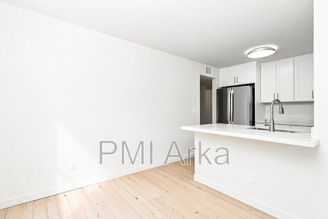 Photo - 9800 Roosevelt Way NE Unit Apartment 14,