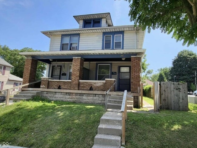 Photo - 323 N Rural St House