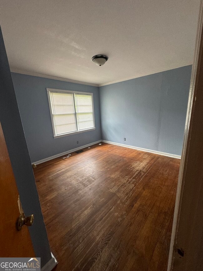 Photo - 2117 Knightsbridge Rd