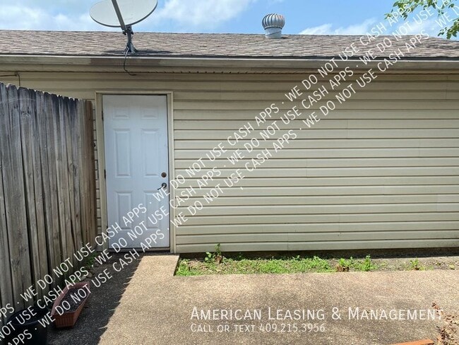 Photo - 945 Sunmeadow Dr