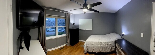 Photo - 2 Bedroom Apartment In Great Location!!