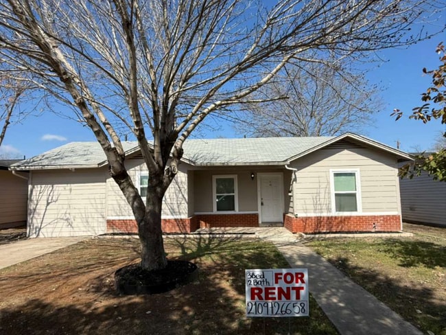 Photo - 215 Laurelwood Dr