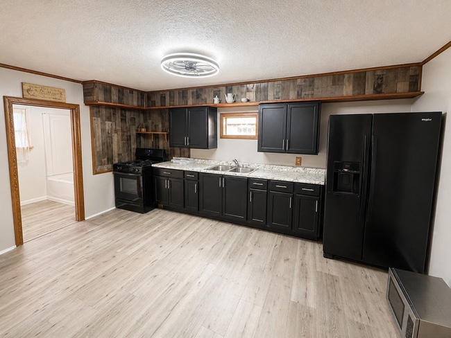 Photo - Charming 2 Bed 1 Bath in Butler!