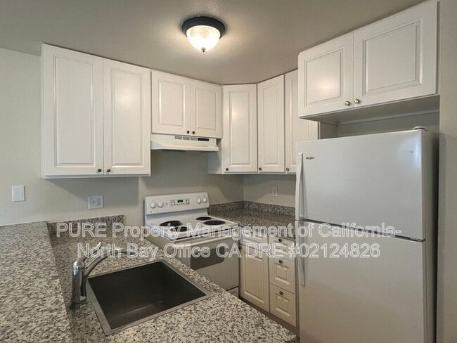 Building Photo - 2555-H Steele Ln