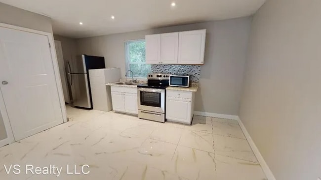 Photo - 1374 Agnes St