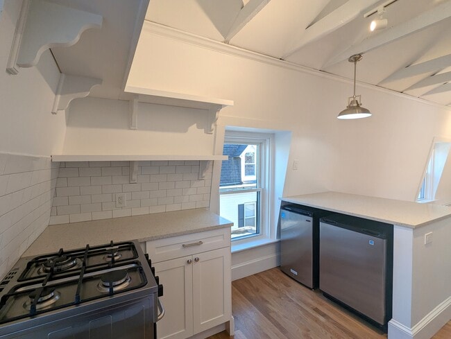 Photo - 19 Howe St Unit 3