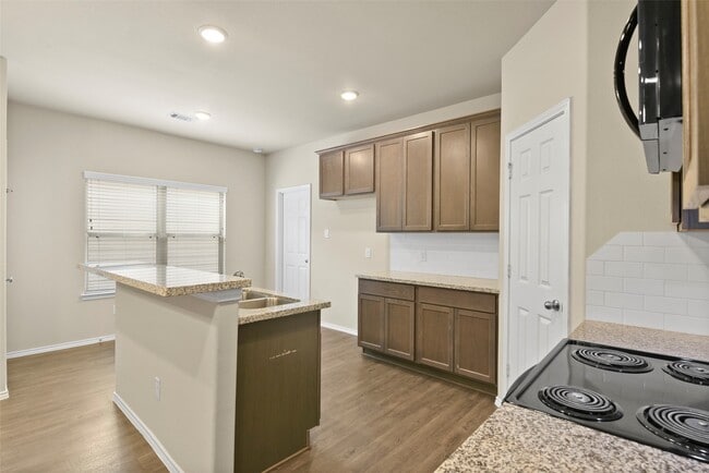 Building Photo - 9650 Warm Spring