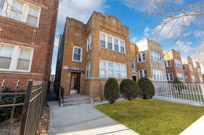 Photo - 6352 S Francisco Ave Unidad 2