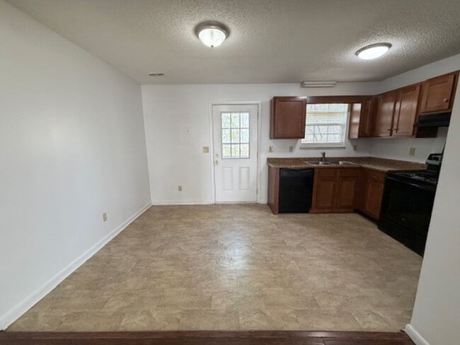 Photo - 2 Bedroom 1.5 Bath Duplex
