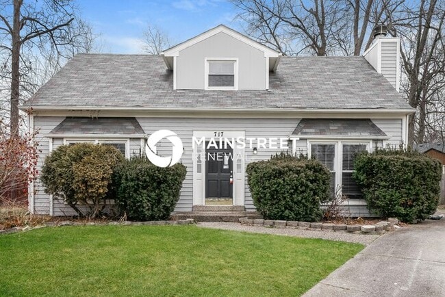 Building Photo - 3 Bedroom Pet-Friendly Home in Louisville, KY with Main Street Renewal