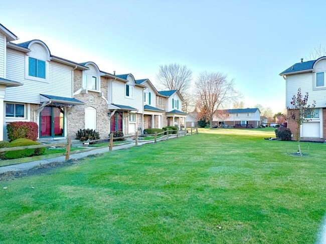 Photo - 44563 Savery Dr