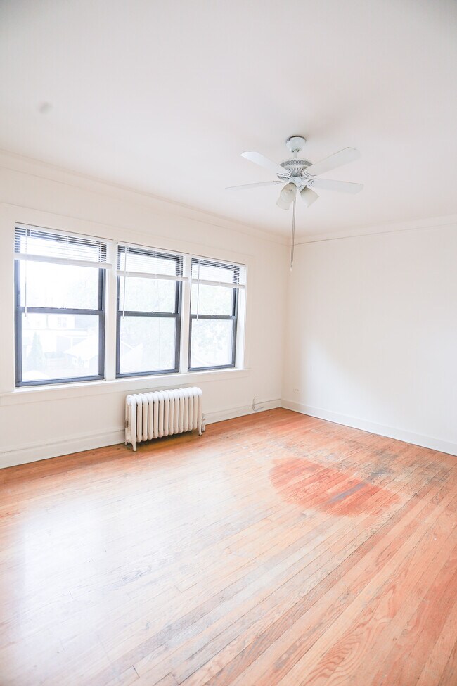 Photo - 2954 N Seeley Ave Unit 1