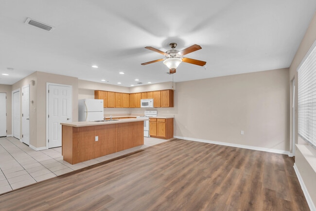 16 Woodham Ave