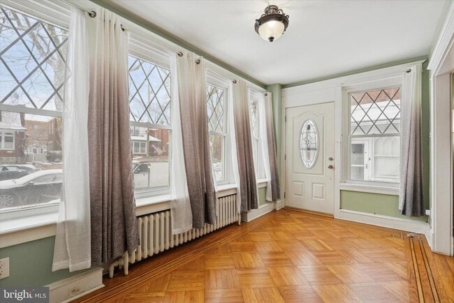 Building Photo - 3227 Fuller St