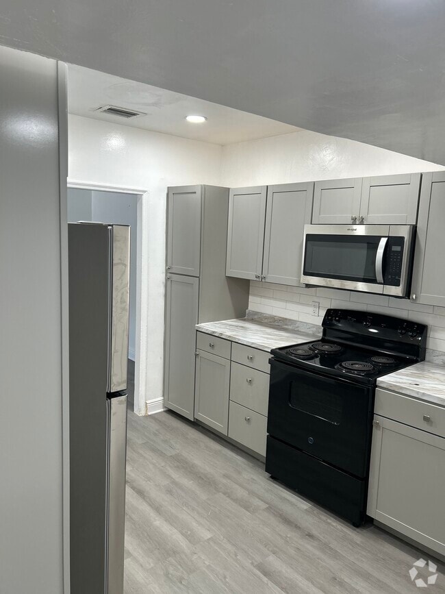 Building Photo - 110 NW 69th St Rental