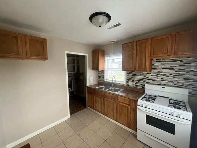 Photo - 4319 Standish Dr