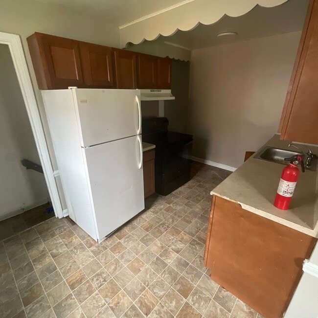 Photo - 1525 W 29th St