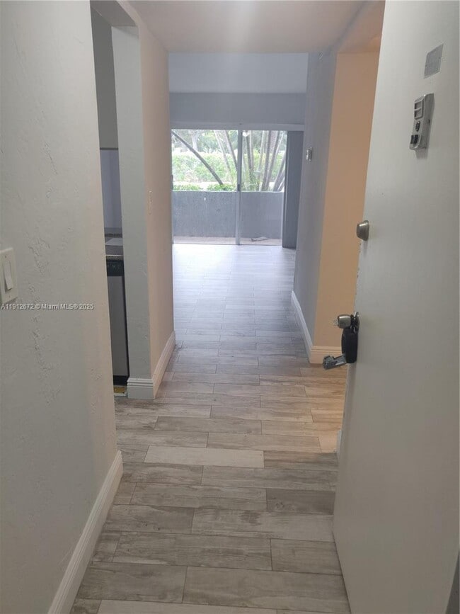 Photo - 7403 SW 82nd St Unidad 112N Rental