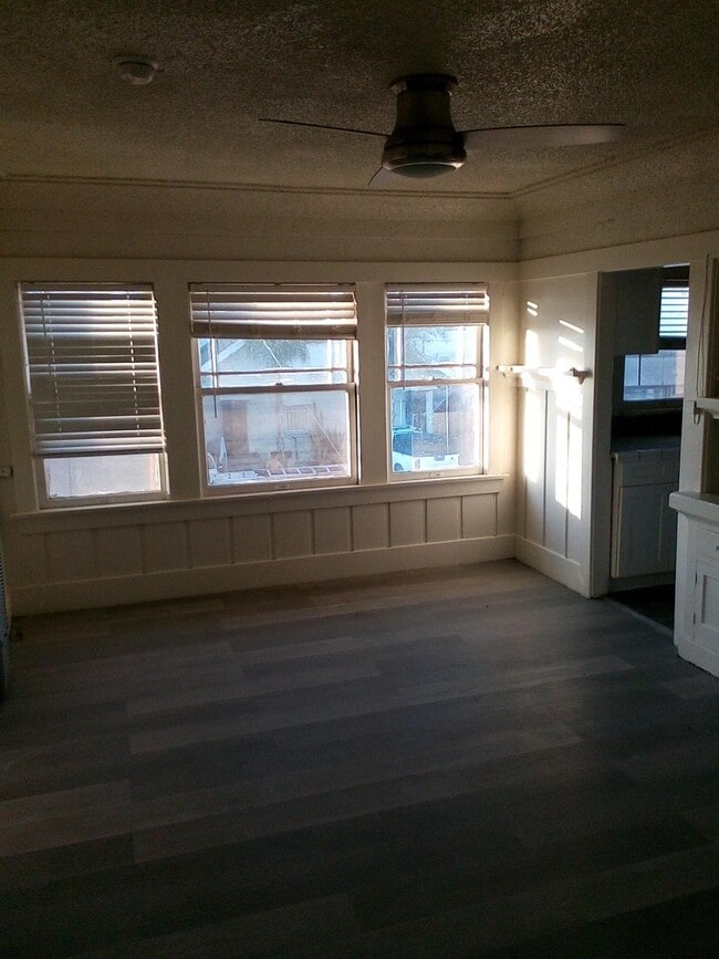 living dining area - 1920 5th Ave Unit 1920 1922