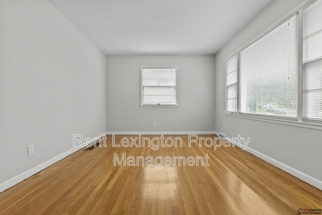 Photo - 2124 Violet Rd