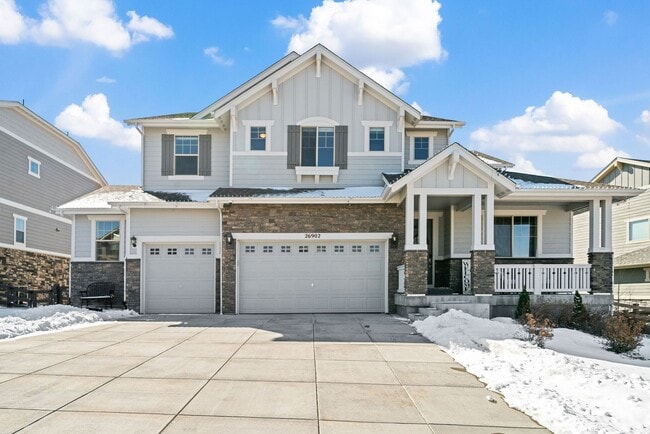 Building Photo - Spacious 4BD, 4BA Home in Southshore Commu...