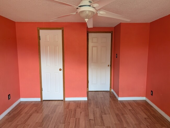 Photo - 1302 S Parker Rd Unidad Club Valencia 1 bed apt