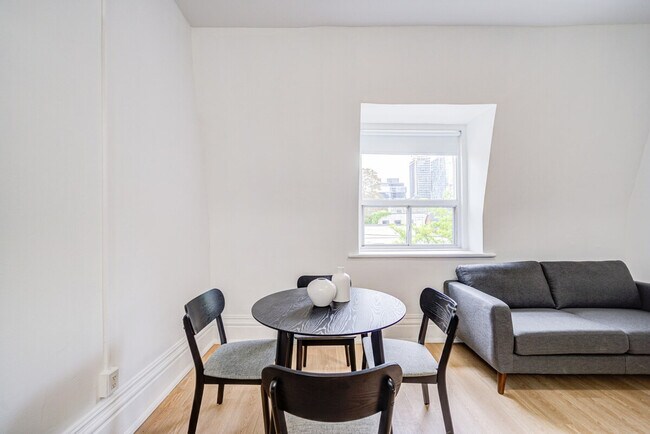 Photo - 526 Richmond St E Unit SI ID1513124P