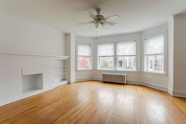 Photo - Albany Park - 2 Bed / 1 Bath - Heat Included Unit 4327-1