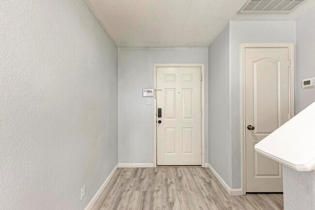 Photo - 530 Sheep Trail Dr House